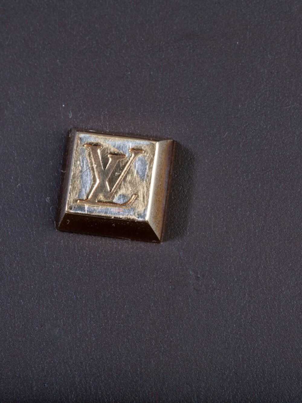 Authentic Louis Vuitton Mini Monogram Alma Long Kaki - Picture 10 of 14